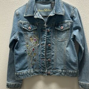 Arizona Jean co. Youth L. Embellished w/reinstones on front,back and buttons.